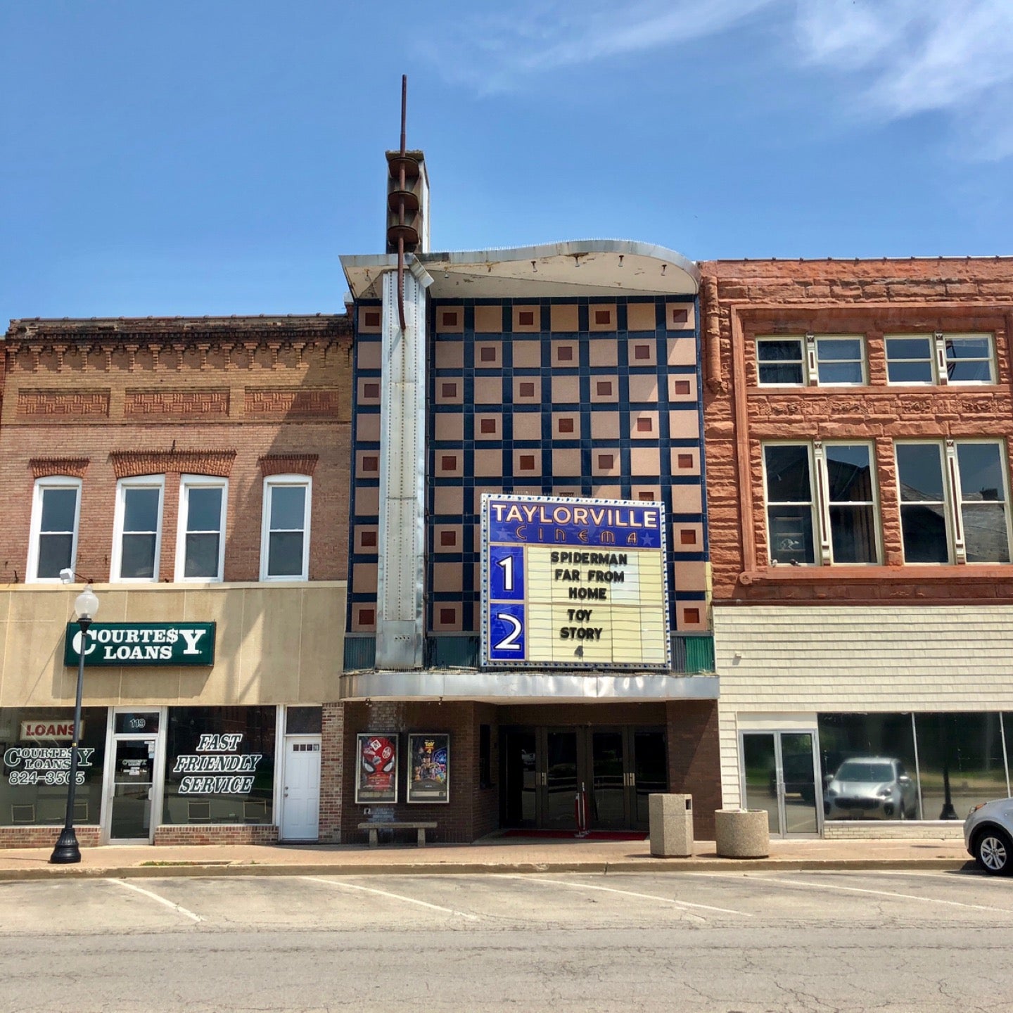 Taylorville Cinema, 117 W Main Cross St, Taylorville, IL, Movie 