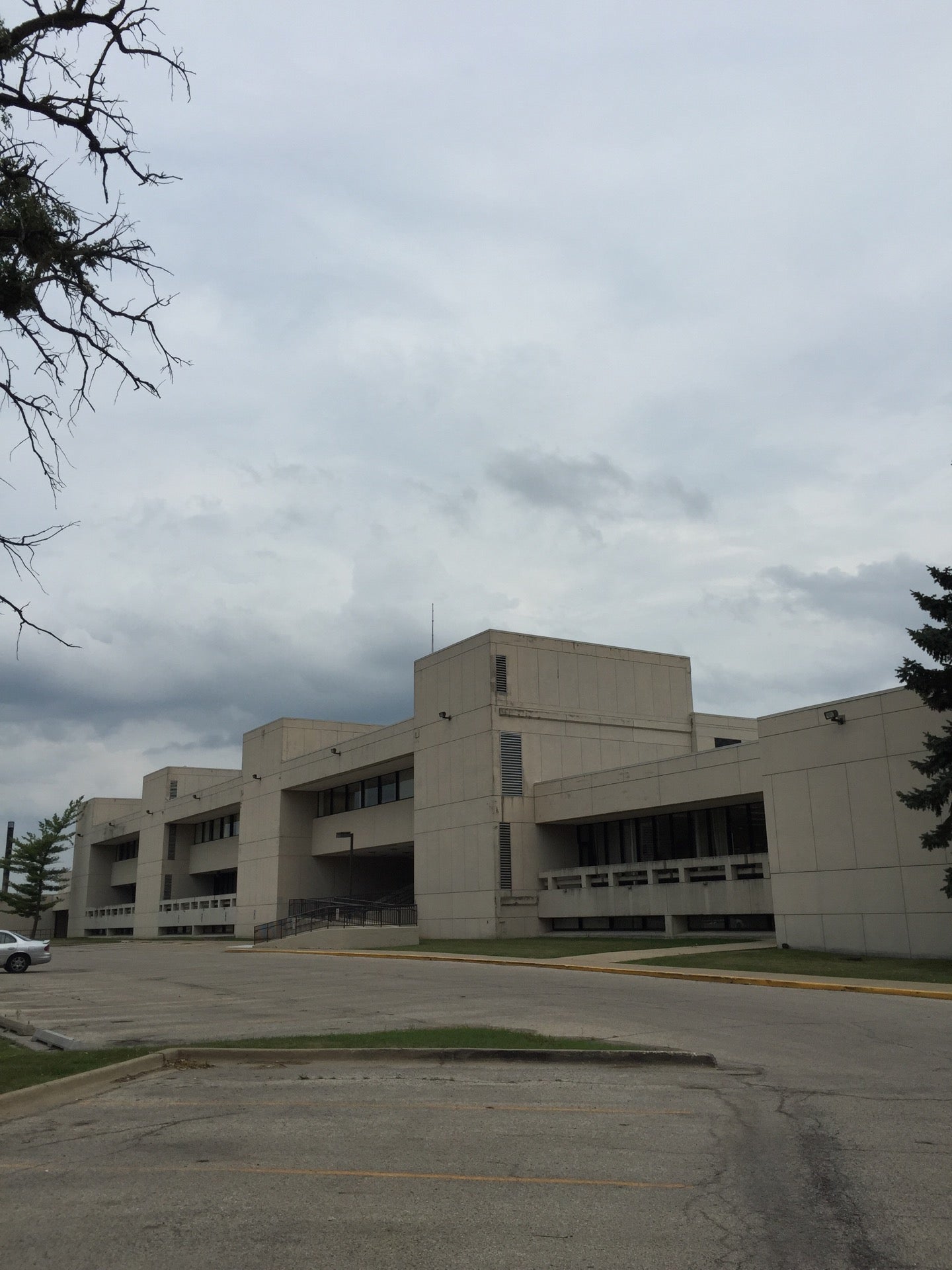 Shermer High School, 9511 Harrison St, Des Plaines, IL, Schools MapQuest