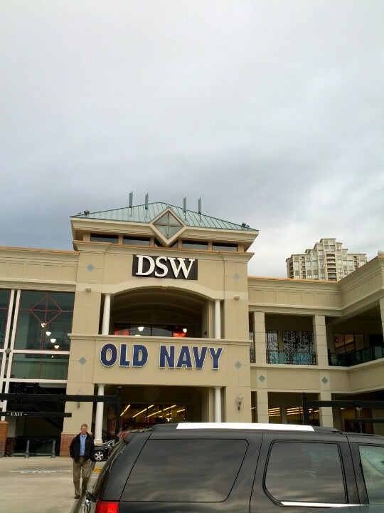 Dsw at hot sale the loop