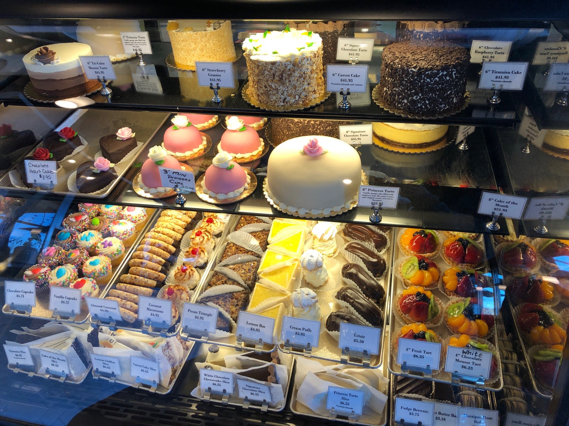 Hoffman's Fine Cakes & Pastries, 16175 Cleveland St, Redmond, WA
