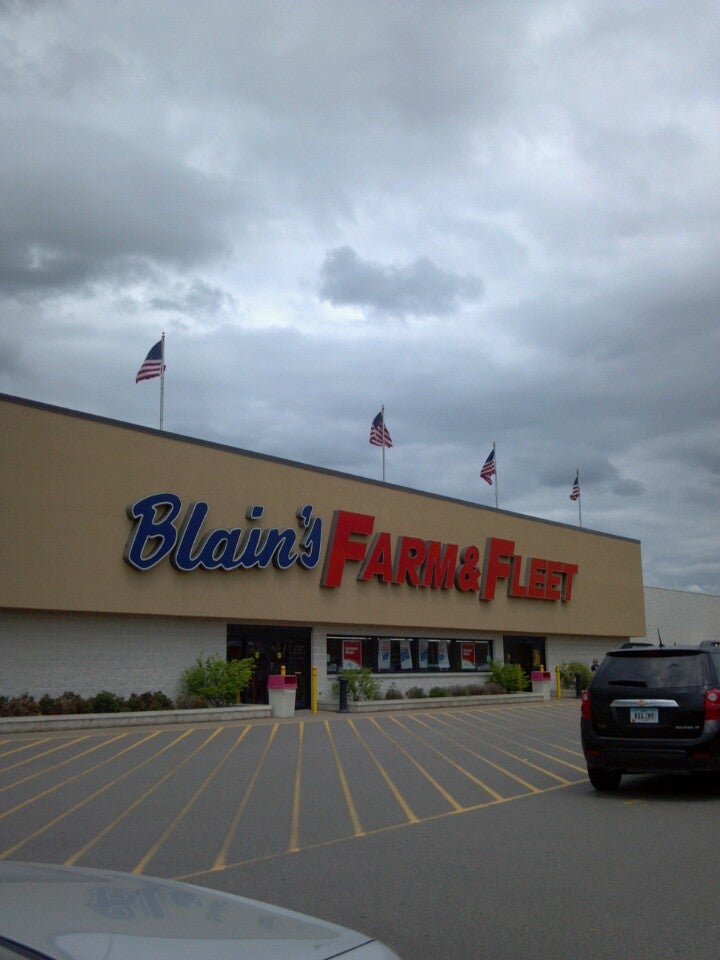Pralle Center, 9400 State Road 16, Onalaska, WI, Shopping Centers