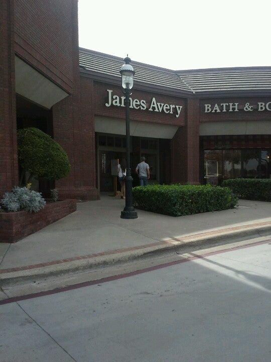 James Avery Artisan Jewelry, 8201 Quaker Ave, Suite 132, Lubbock, TX