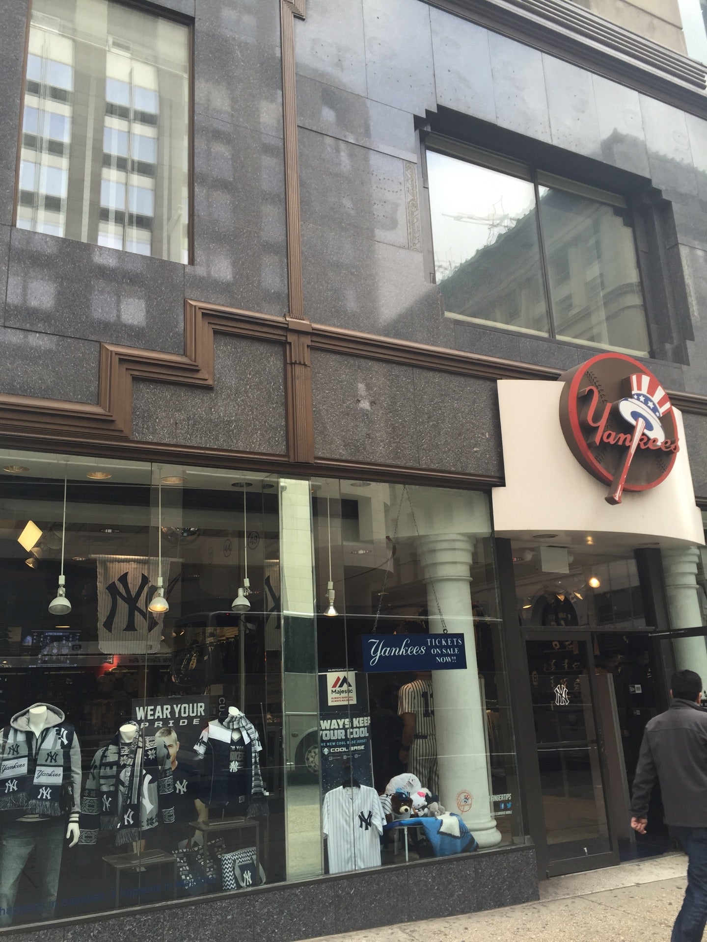 Yankee Clubhouse Shop, 393 5th Ave, New York, NY, Sportswear