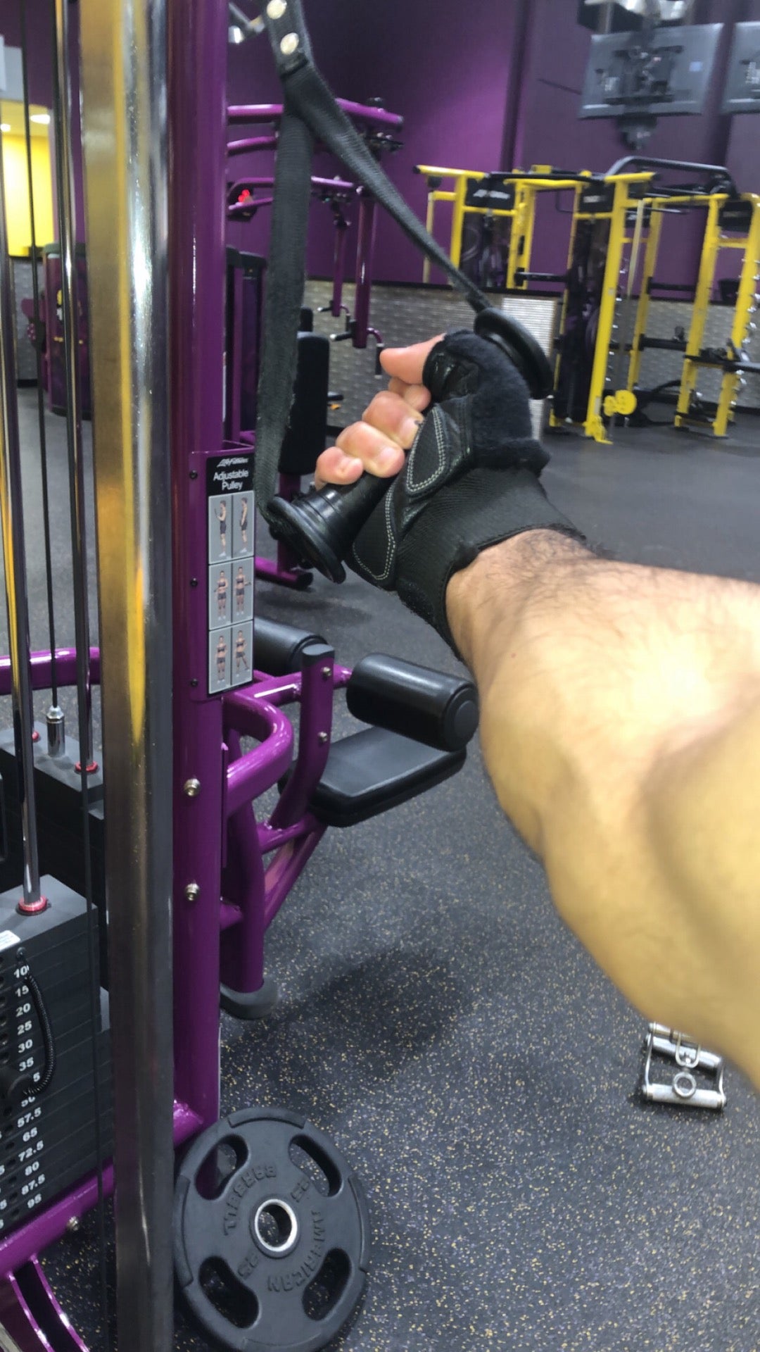 Planet fitness pull online up machine