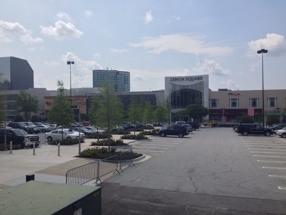 Driving directions to Lenox Square Mall, 3393 Peachtree Rd NE, Atlanta -  Waze