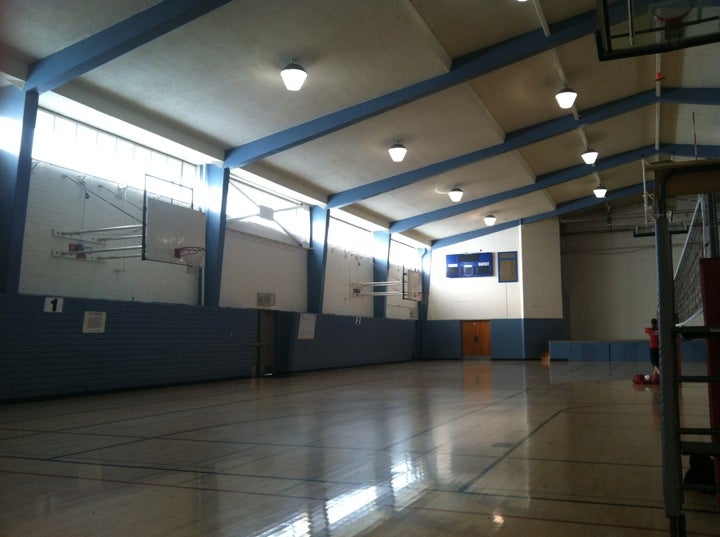 McCambridge Recreation Center, 1515 N Glenoaks Blvd, Burbank, CA
