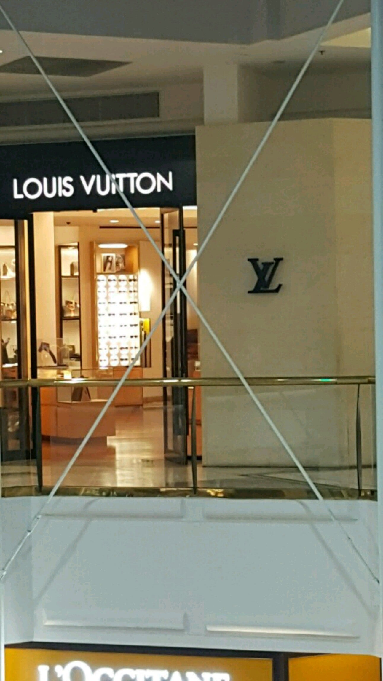 Louis Vuitton Nashville, 2126 Abbott Martin Road, Suite #270, The Mall at  Green Hills, Nashville, TN, Clothing Retail - MapQuest