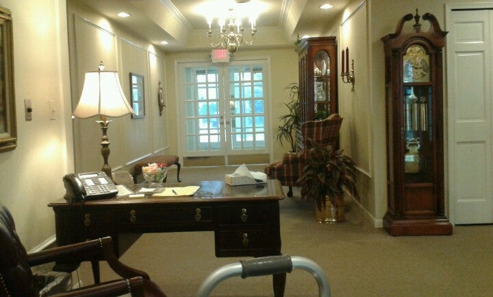 Pixley Funeral Home, 322 W University Dr, Rochester, MI, Funeral home