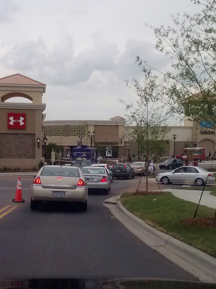 About Charlotte Premium Outlets® - A Shopping Center in Charlotte, NC - A  Simon Property