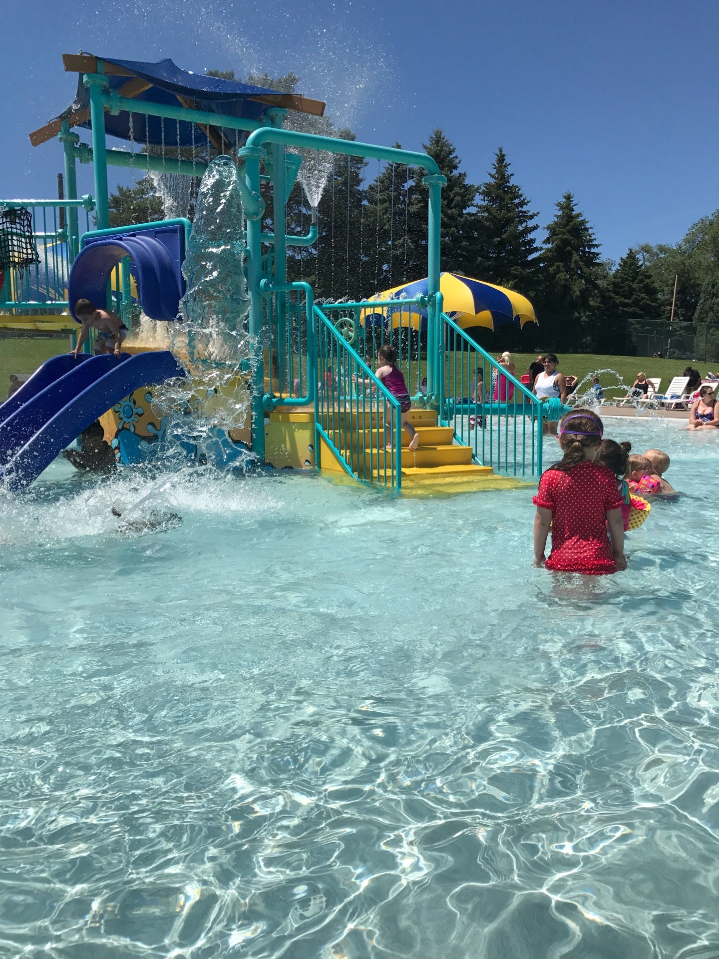 Richfield Outdoor Pool, 630 E 66th St, Richfield, MN, Water Parks