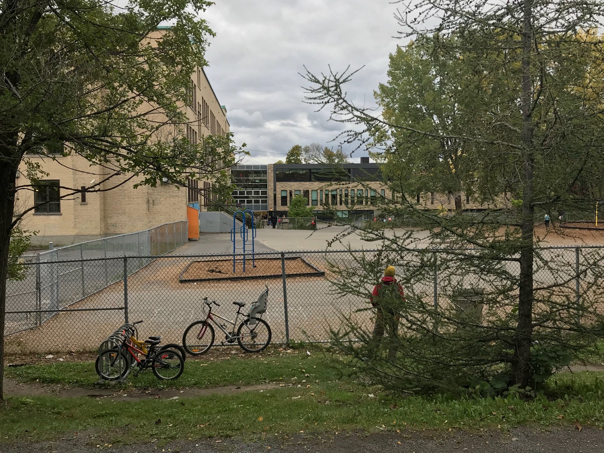 Ecole primaire NotreDamedeGrâce, 5435 NotreDameDeGrace Ave