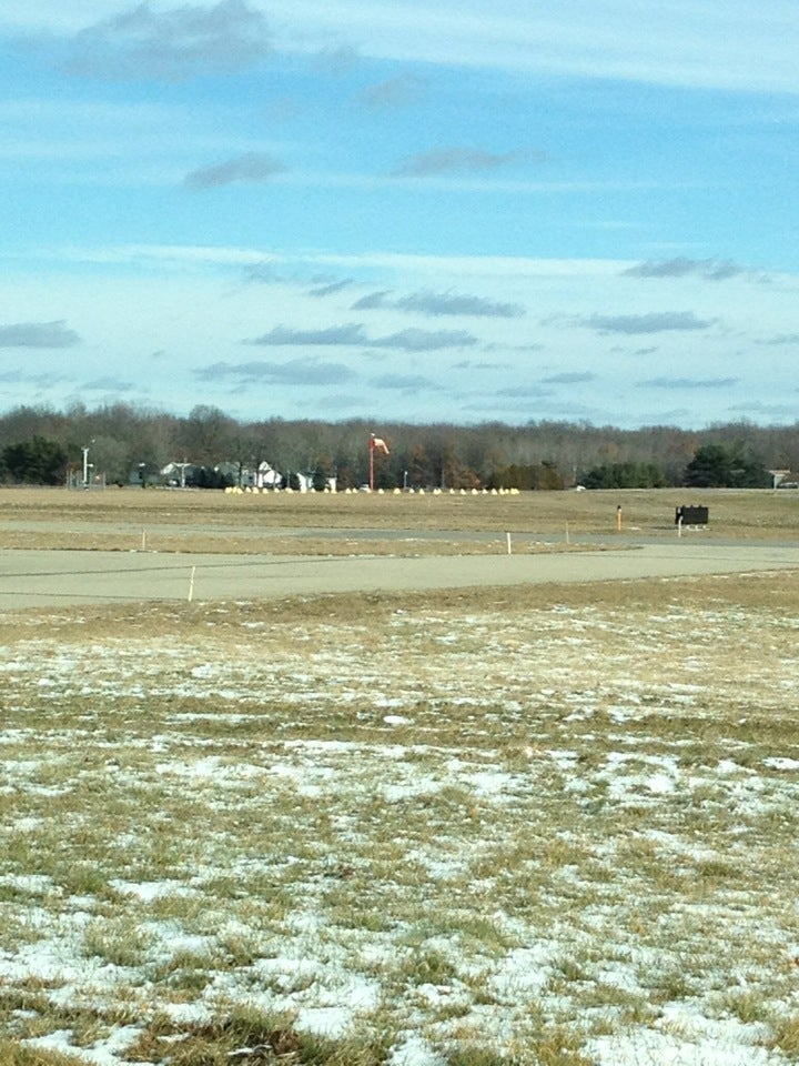 Sparta Airport (8d4), 9100 Vinton Ave NW, Sparta Twp, MI, Airports