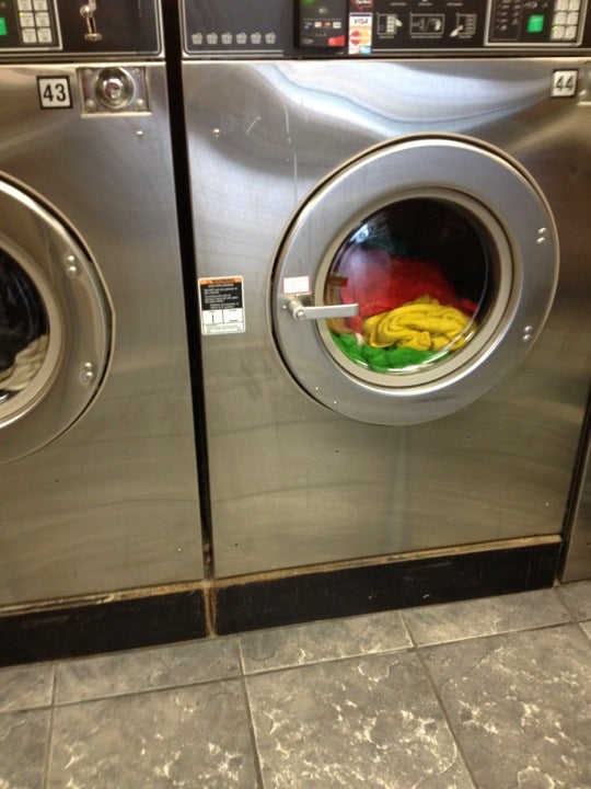 Sip and Surf LaundromatTanning, 1121 Jackson St, La Crosse, WI