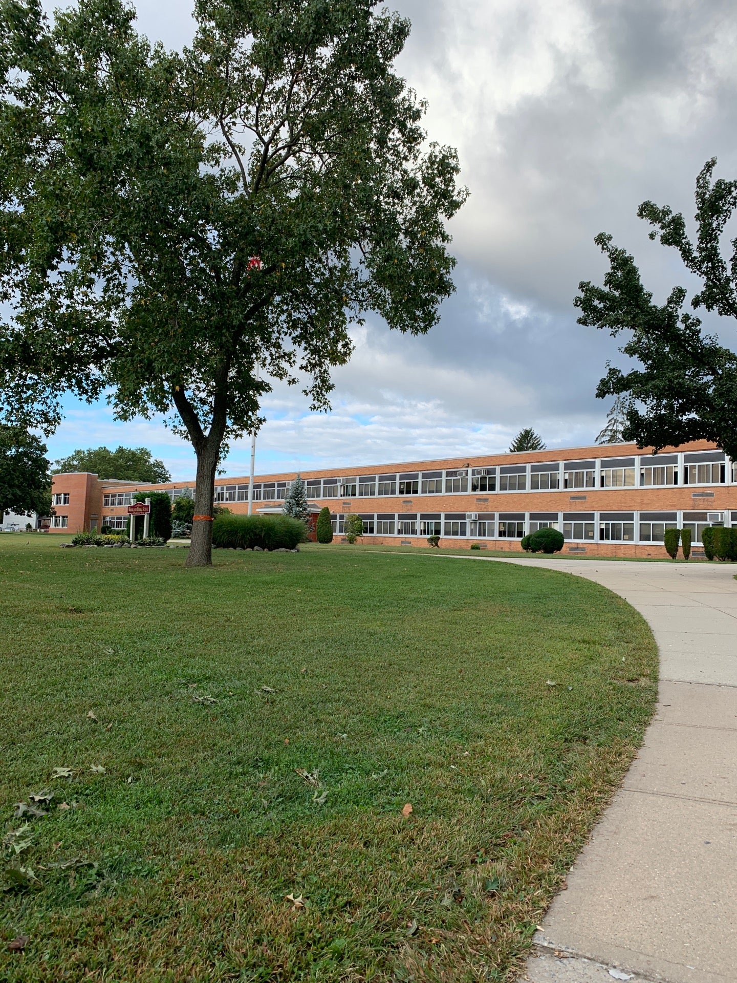 Woodland Middle School, 690 Wenwood Dr, Hempstead, Town of, NY