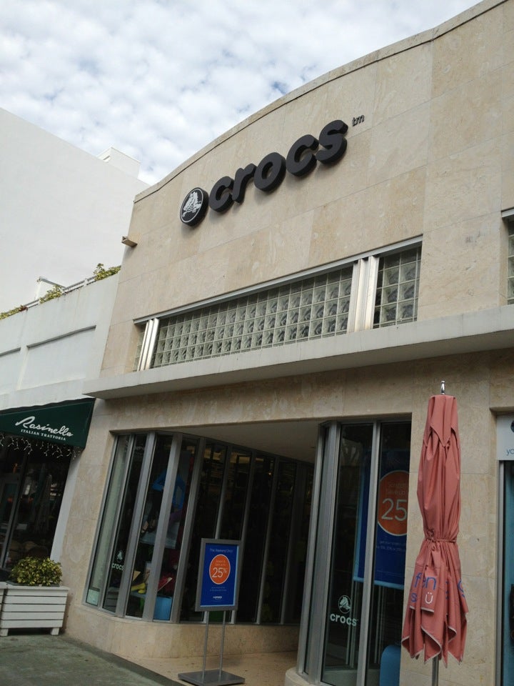 Crocs Store Lincoln Road Miami Beach - 10000157, 521 Lincoln Rd, Miami  Beach, FL, Shoe Stores - MapQuest