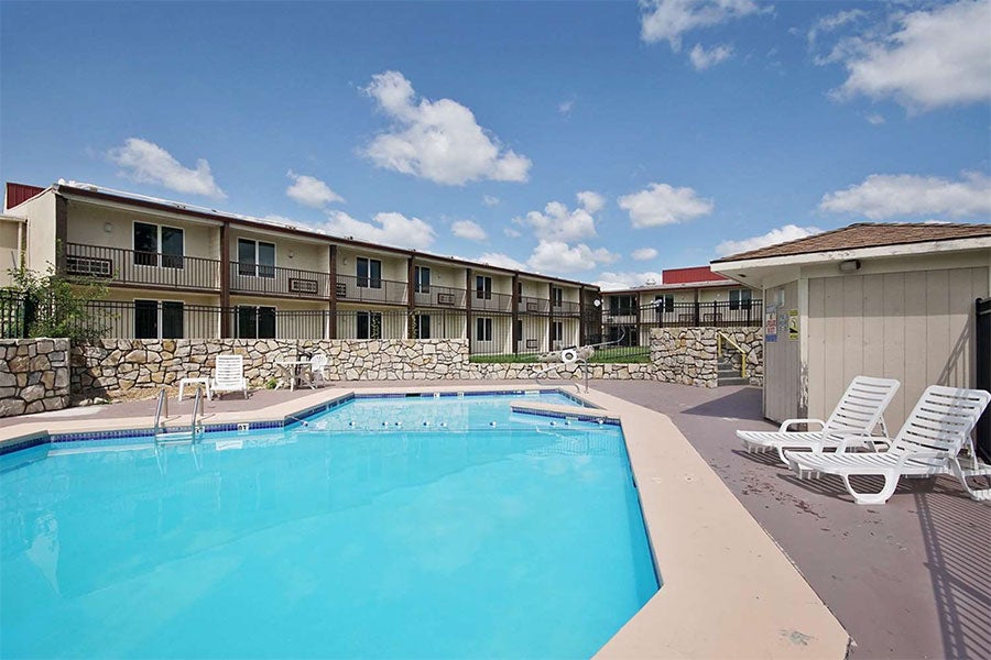 Red Roof Inn KC Sports Complex Independence, 4142 S Noland Rd