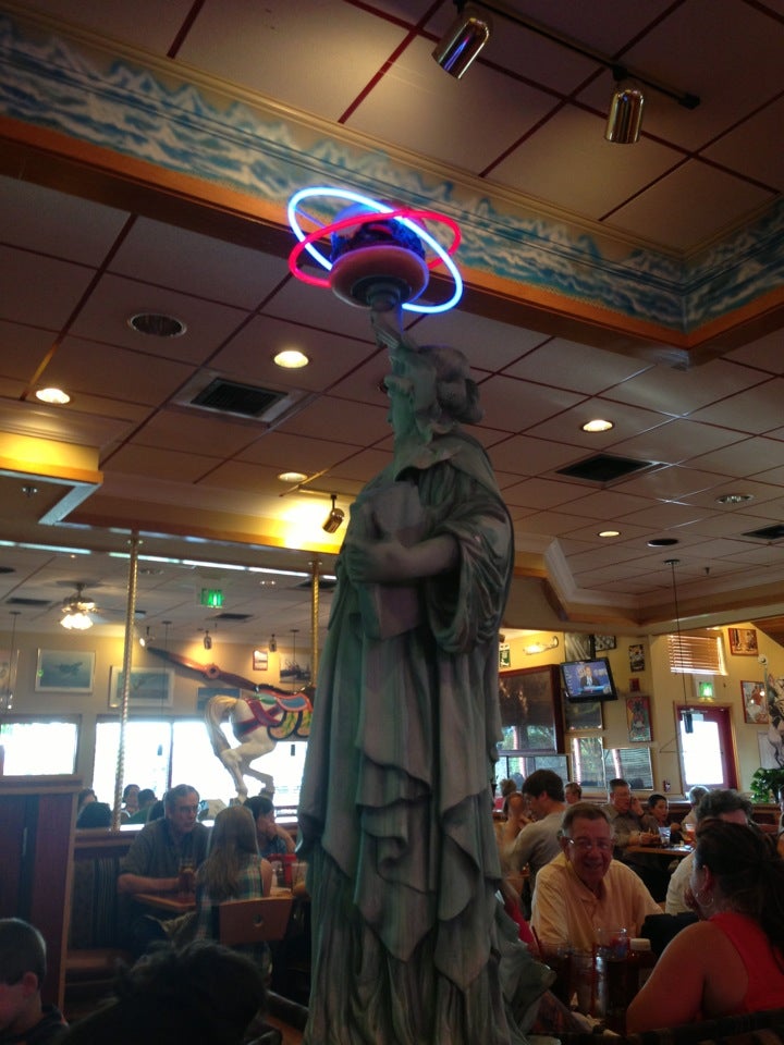 Red Robin America's Gourmet Burgers and Spirits, 4688 Broadway Tilghman