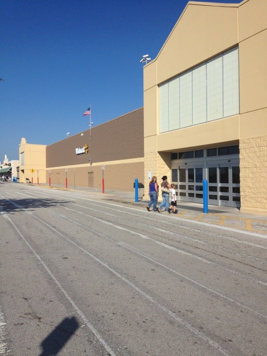 Walmart Kissimmee - E Osceola Pkwy - Super Center Tabling today.