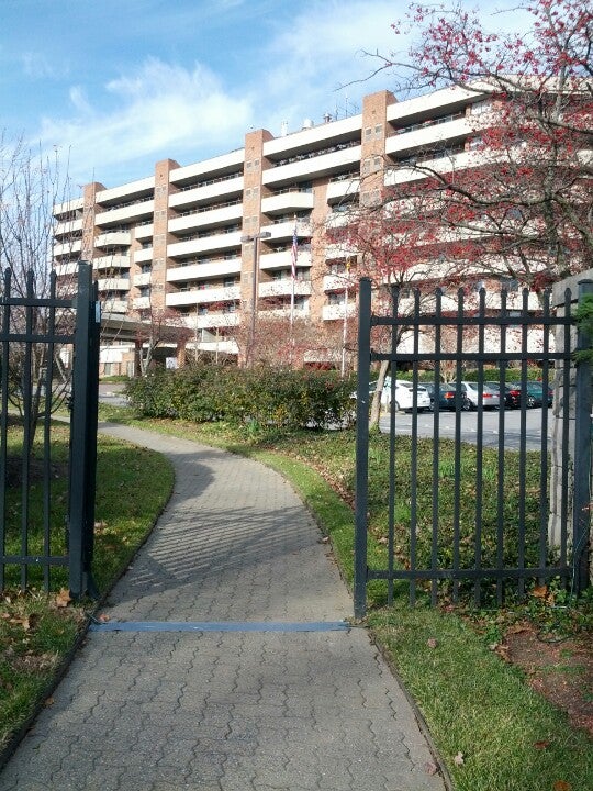 Roland Park Place, 830 W 40th St, Baltimore, MD, Retirement Communities