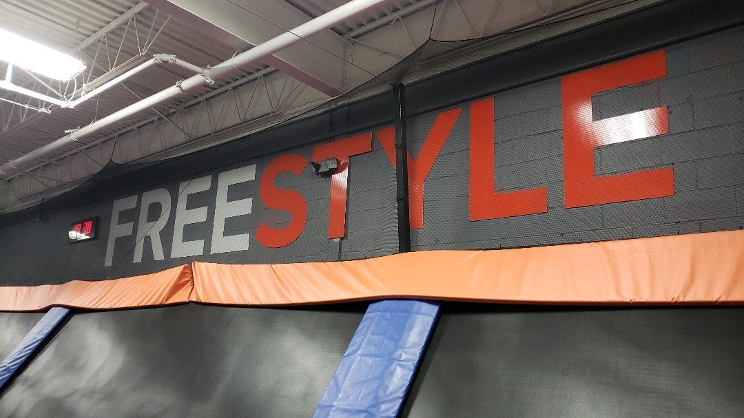 Sky Zone Trampoline Park, 10850 Lincoln Trl, Fairview Heights, IL