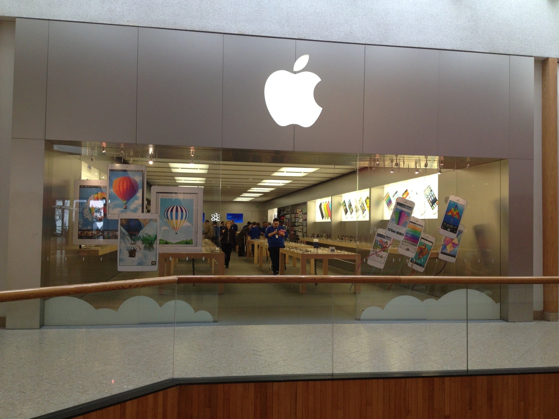 Apple Store, 50 Holyoke St, Holyoke, Massachusetts, Electronic Retailing MapQuest