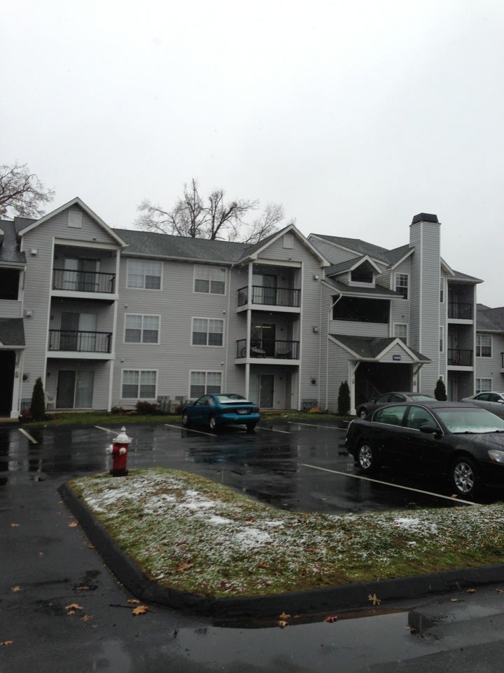 The Pavilions, 465 Buckland Hills Dr, Manchester, CT, Bars MapQuest