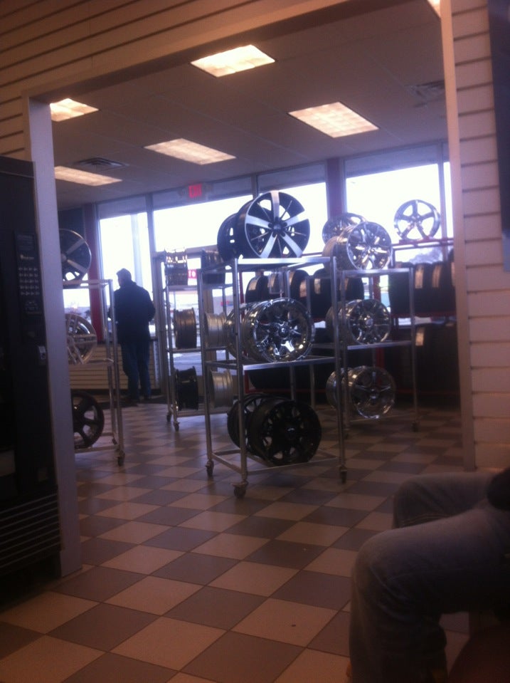 Somerville Automotive, [32848 32998] Gratiot Ave, Roseville, MI, Auto