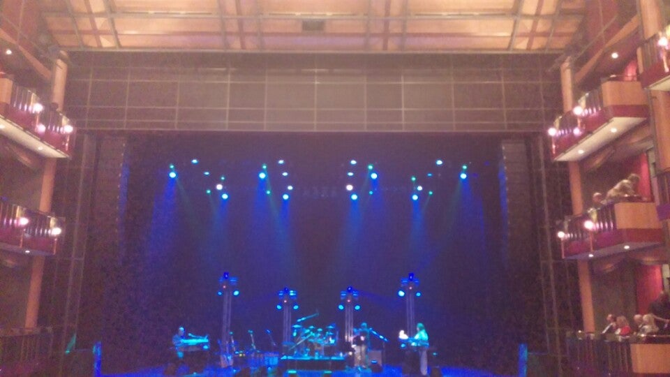 Cerritos Center for the Performing Arts, 12700 Center Court Dr S