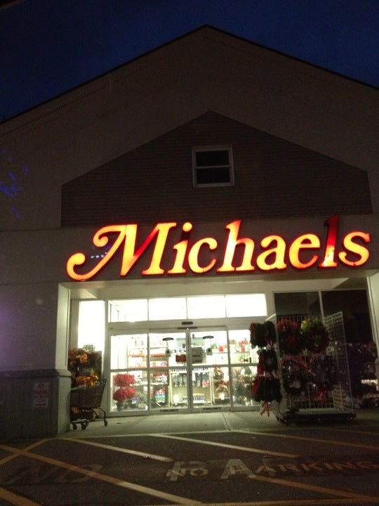 Michaels Arts and Crafts holds grand opening in Torrington