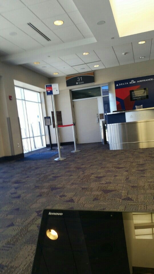 Piedmont Triad Int'l Airport, 1000 Ted Johnson Pkwy, Greensboro, NC