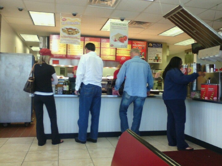 Bush's Chicken, 690 W US Highway 84, Fairfield, TX, Eating places