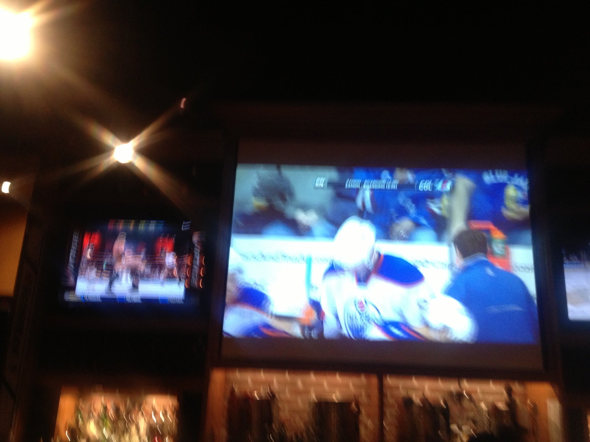 Shoeless Joe's Sports Grill, 5 Clair Rd W, Guelph, ON, Eating places