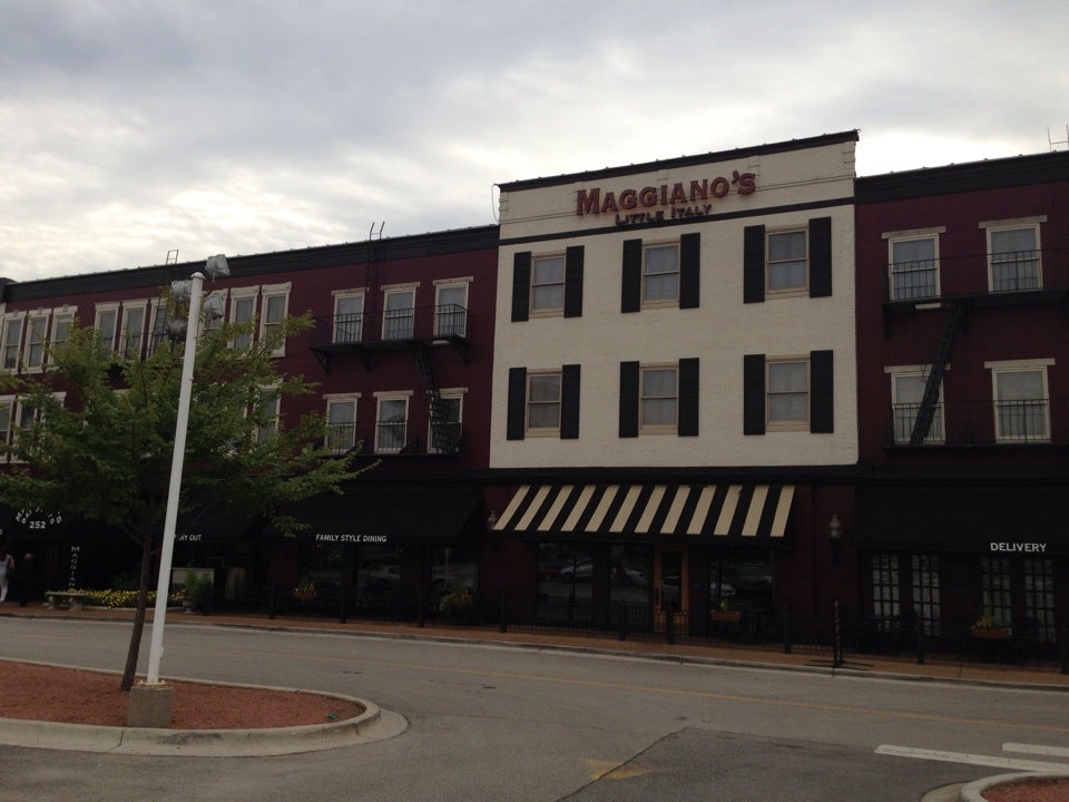 Maggiano's Little Italy, 240 Oakbrook Ctr, Oak Brook, IL, Restaurants