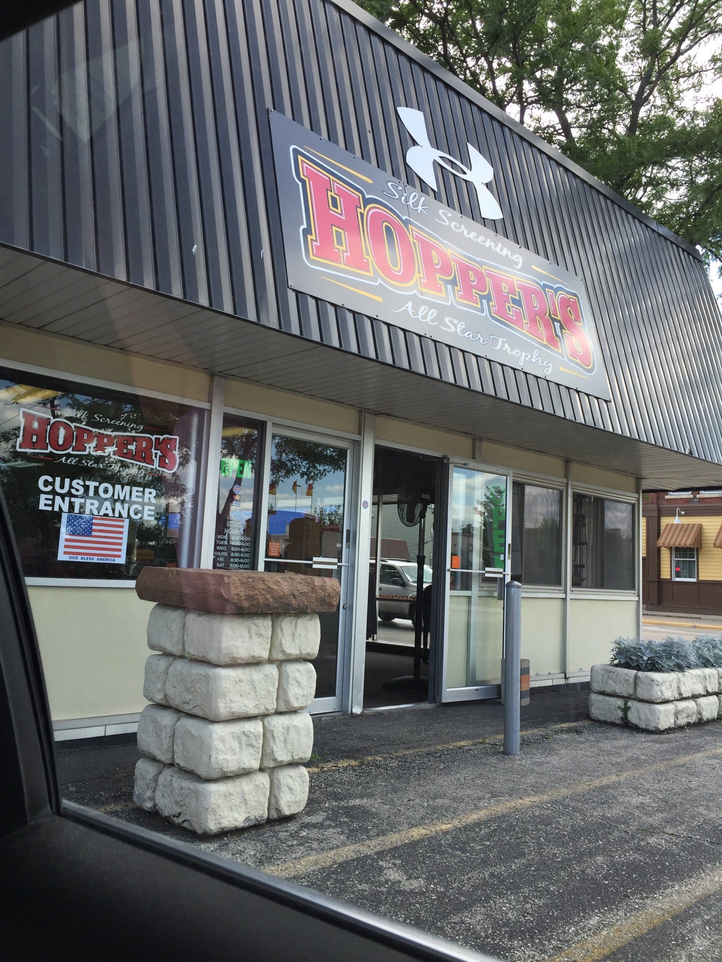 Hoppers All Star Trophies, 77 N Main St, Fond Du Lac, WI, Screen