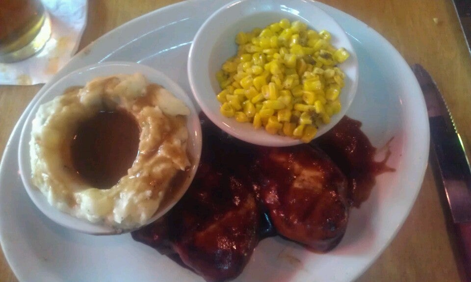 Texas Roadhouse, 356 Cornelia St, Plattsburgh, NY, Barbecue restaurant