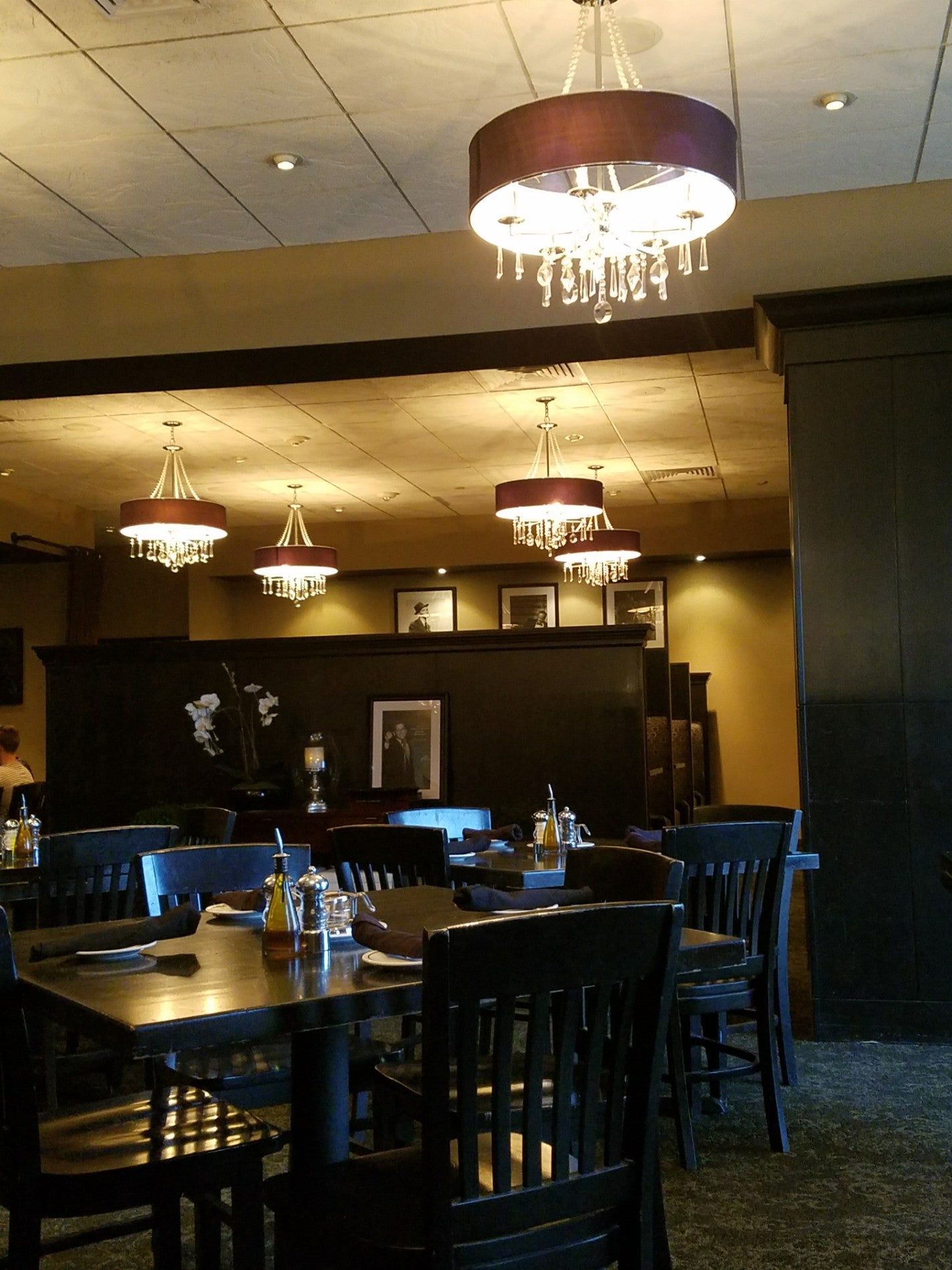 Johnny's Italian Steakhouse, 6075 Mills Civic Pkwy, West Des Moines, IA