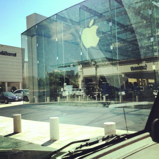 Apple Highland Village, 4012 Westheimer Rd, Houston, TX, Computers