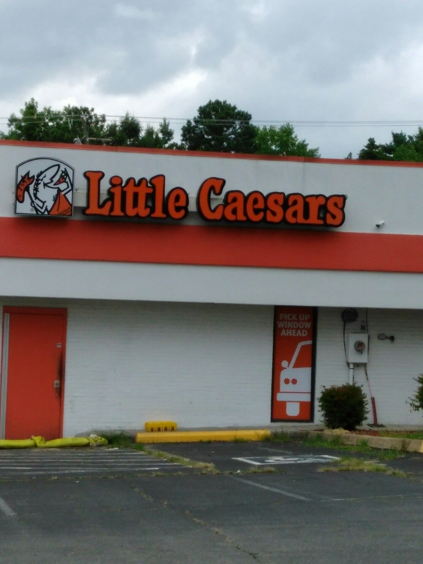 Little Caesars Pizza, 321 N Arch Rd, Richmond, VA, Eating places