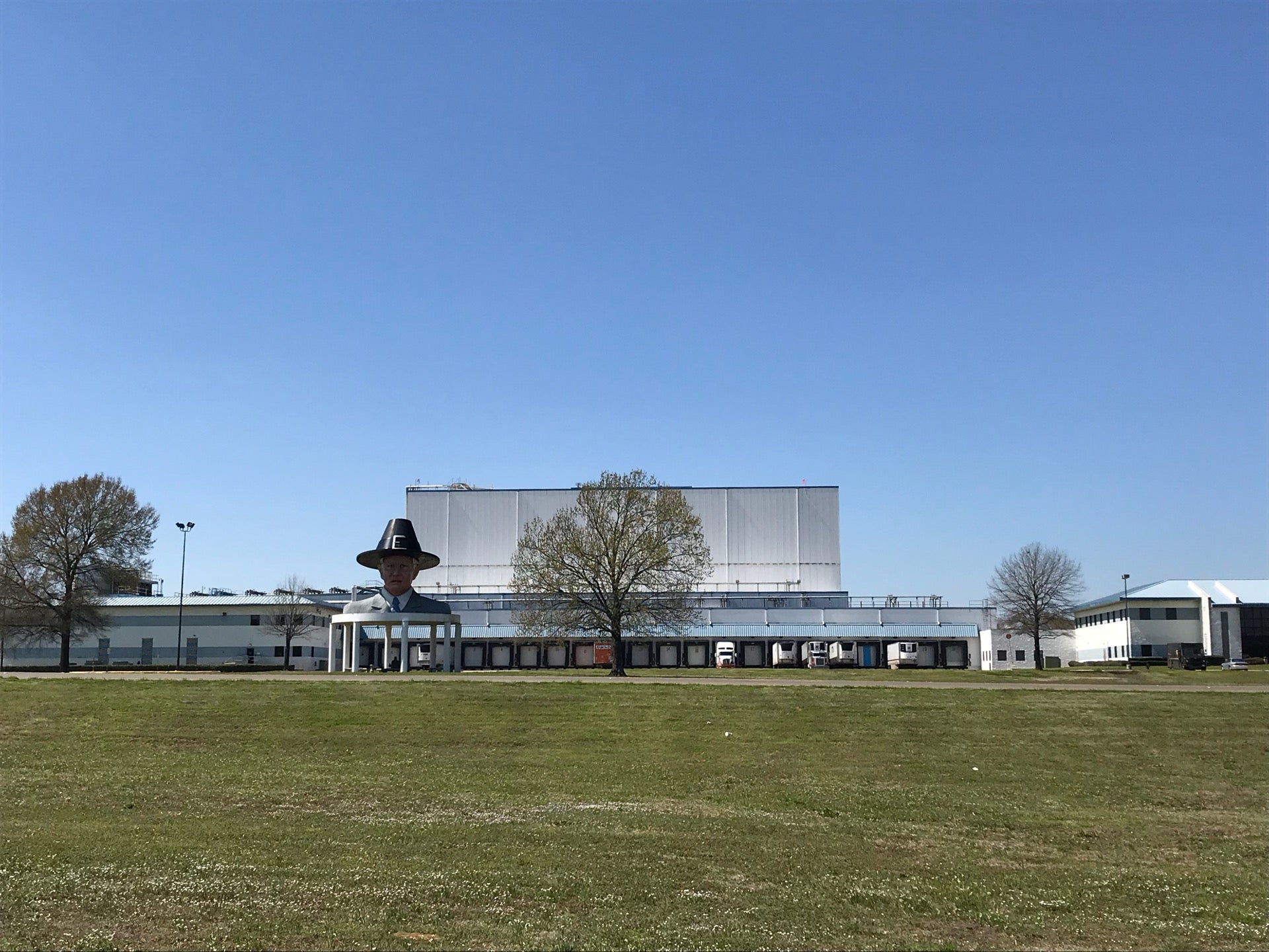 Bo Pilgrim's Giant Head, US271, Pittsburg, TX MapQuest