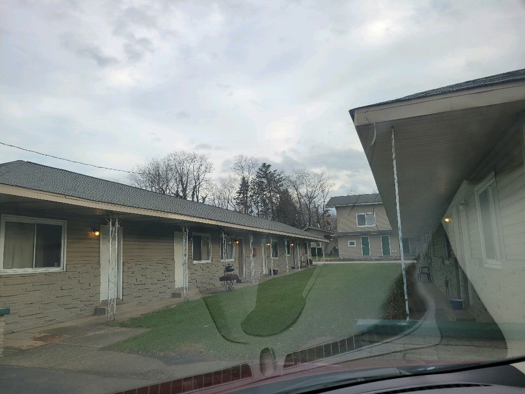 LinnLee Motel, 3425 W Lake Rd, Erie, PA, Motels MapQuest