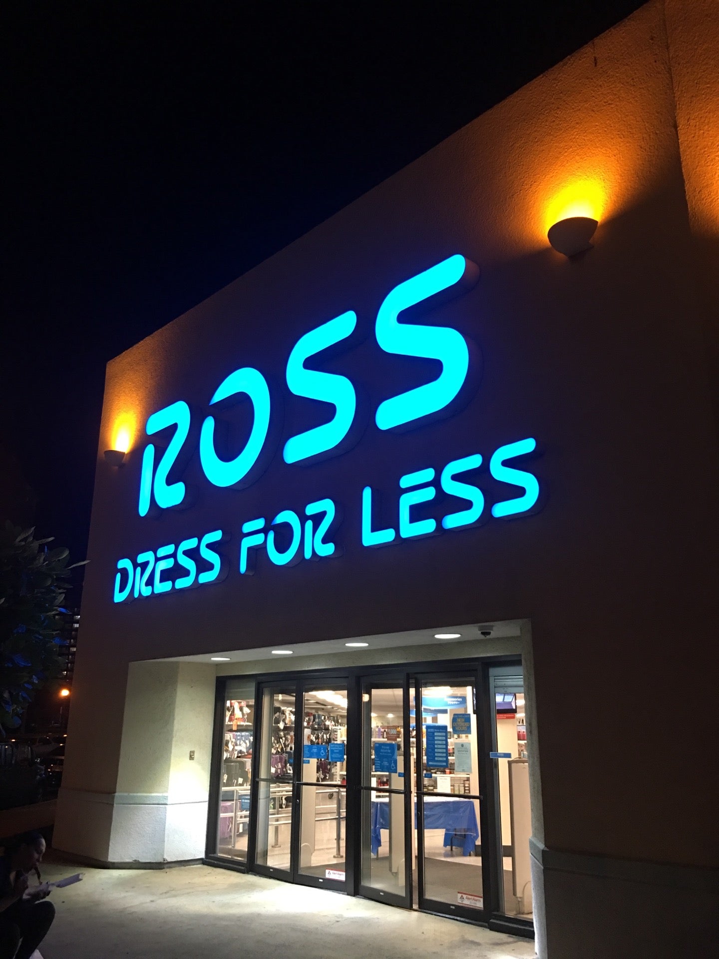 Ross 2025 keeaumoku hours