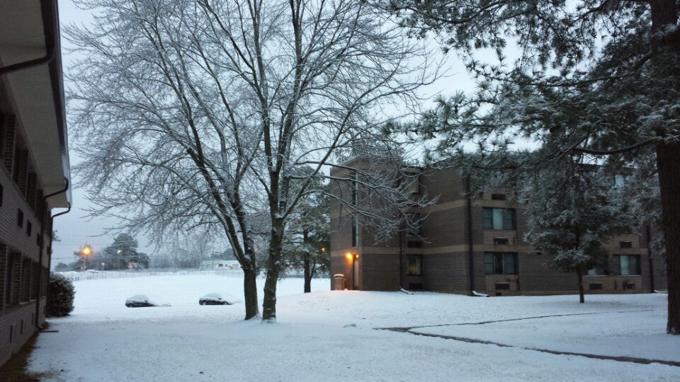 Dobbins Inns, 1295 Barracks Ct., Bldg. 800, Marietta, GA, Hostels