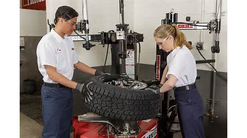 Free Flat Tire Repair Service Near You - Les Schwab