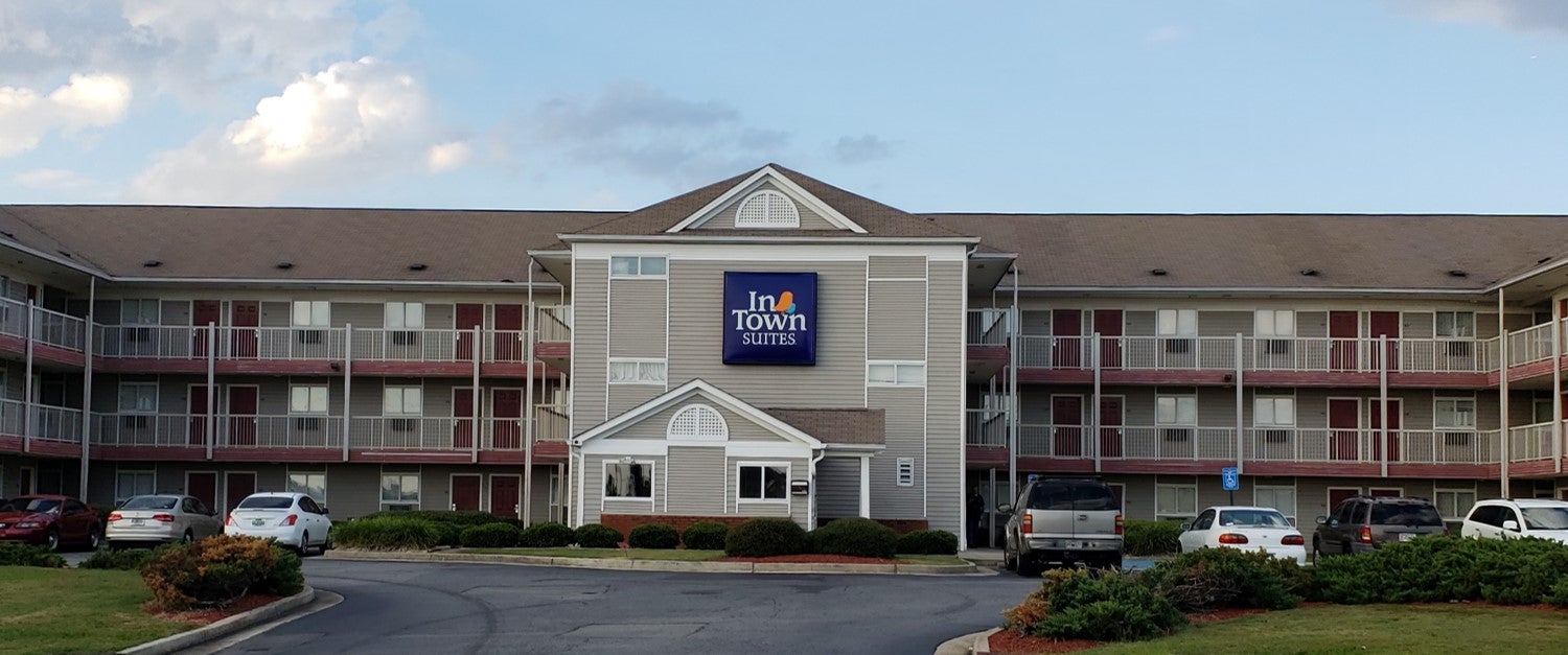InTown Suites Extended Stay Macon GA, 1459 Eisenhower Pkwy, Macon, GA