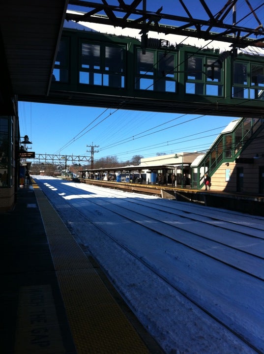 MetroNorth Greenwich Train Station, 20 Railroad Ave, Greenwich, CT