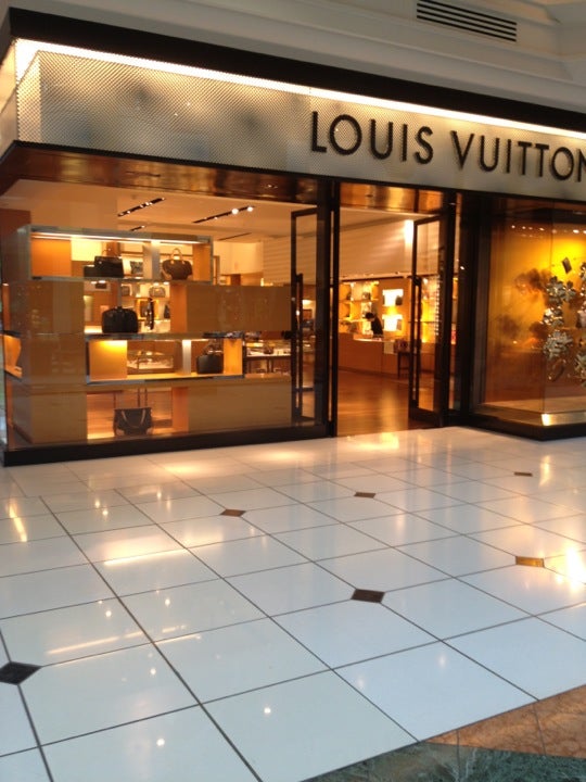 Louis Vuitton Troy Saks, 2901 West Big Beaver Road, Sommerset Collection  Mall - South, Sommerset Collection Mall - South, Troy, MI, Clothing Retail  - MapQuest
