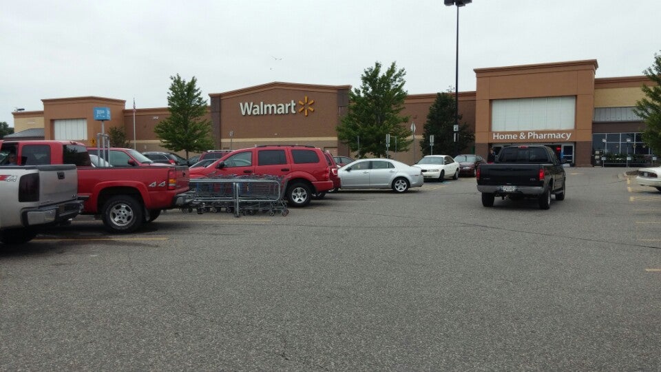 Walmart Supercenter, 2950 New Pinery Rd, Portage, WI, Department Stores
