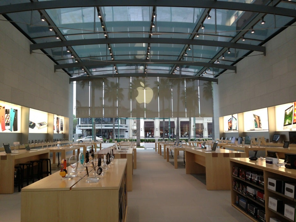 Apple Highland Village, 4012 Westheimer Rd, Houston, TX, Computers