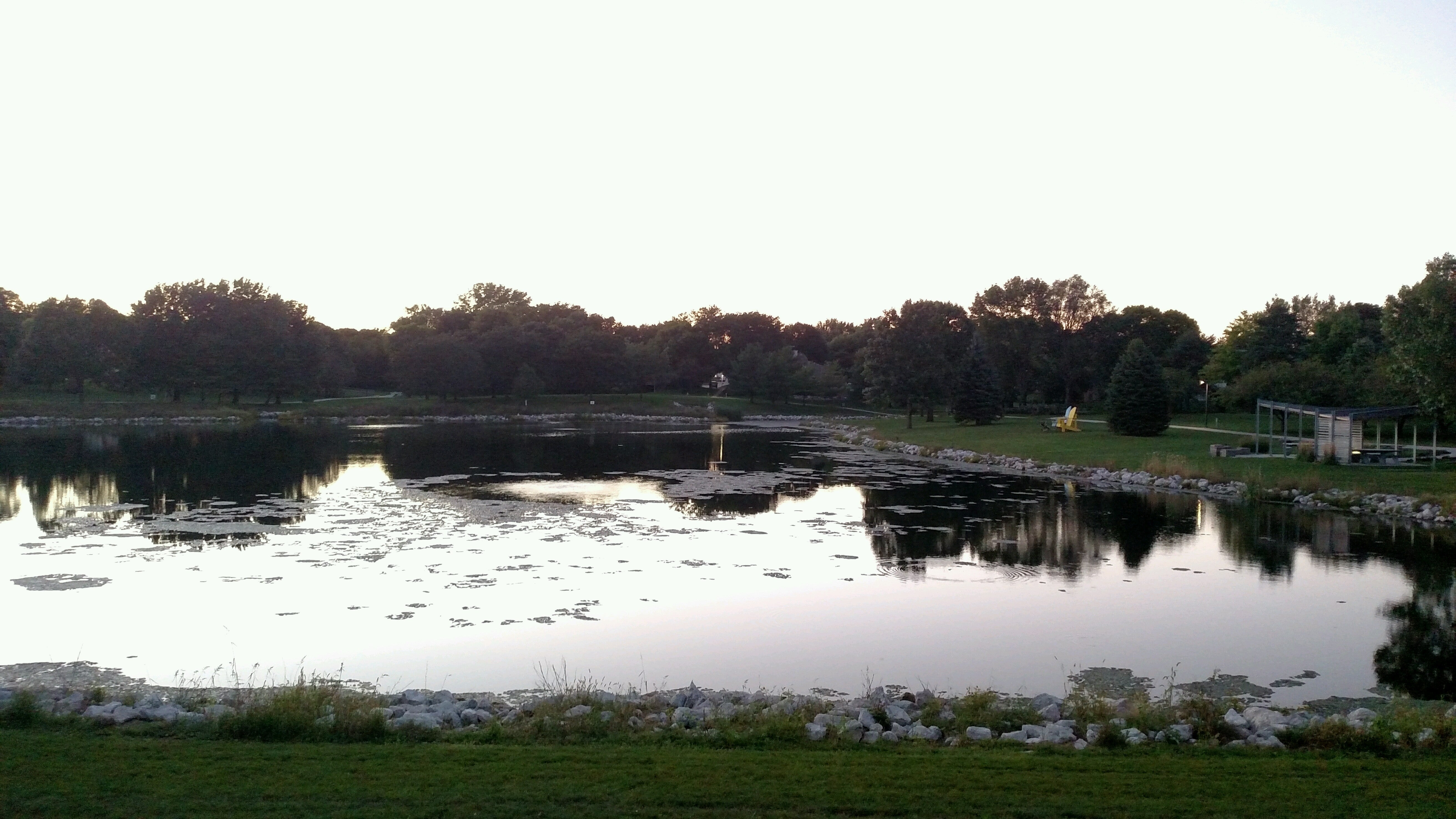 Lakeview Park, 8100 Valdez Cir, Urbandale, IA, Lake MapQuest