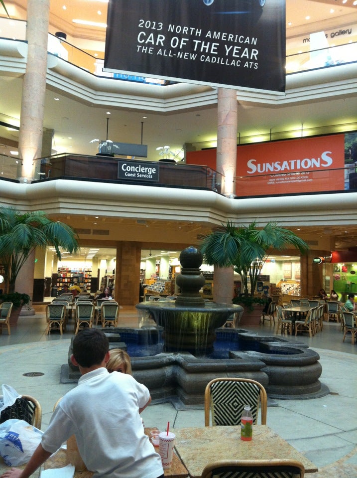 Fashion Island - Shopping, Dining and Entertainment